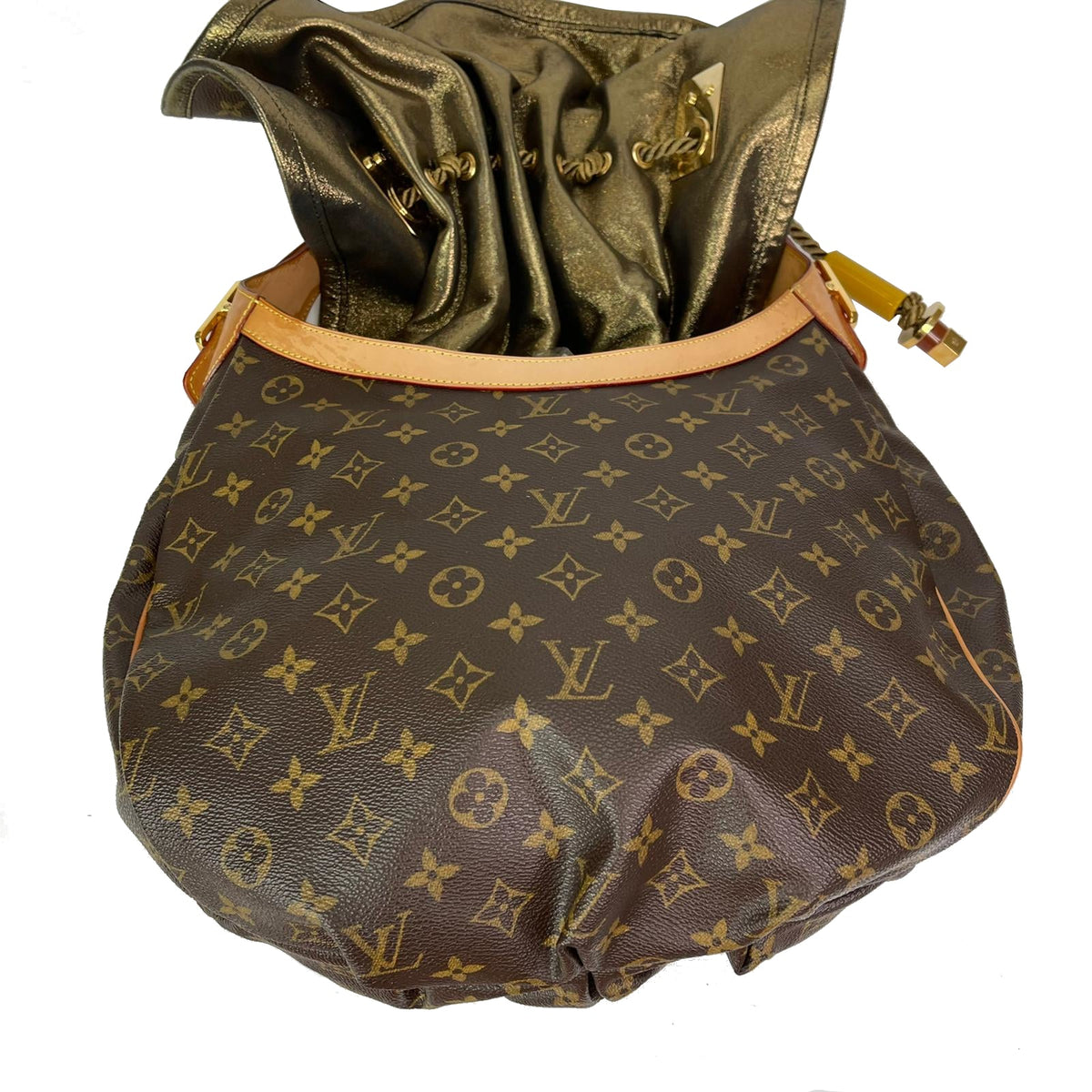 Louis-Vuitton Limited Edition Monogram Canvas Kalahari GM Shoulder Bag