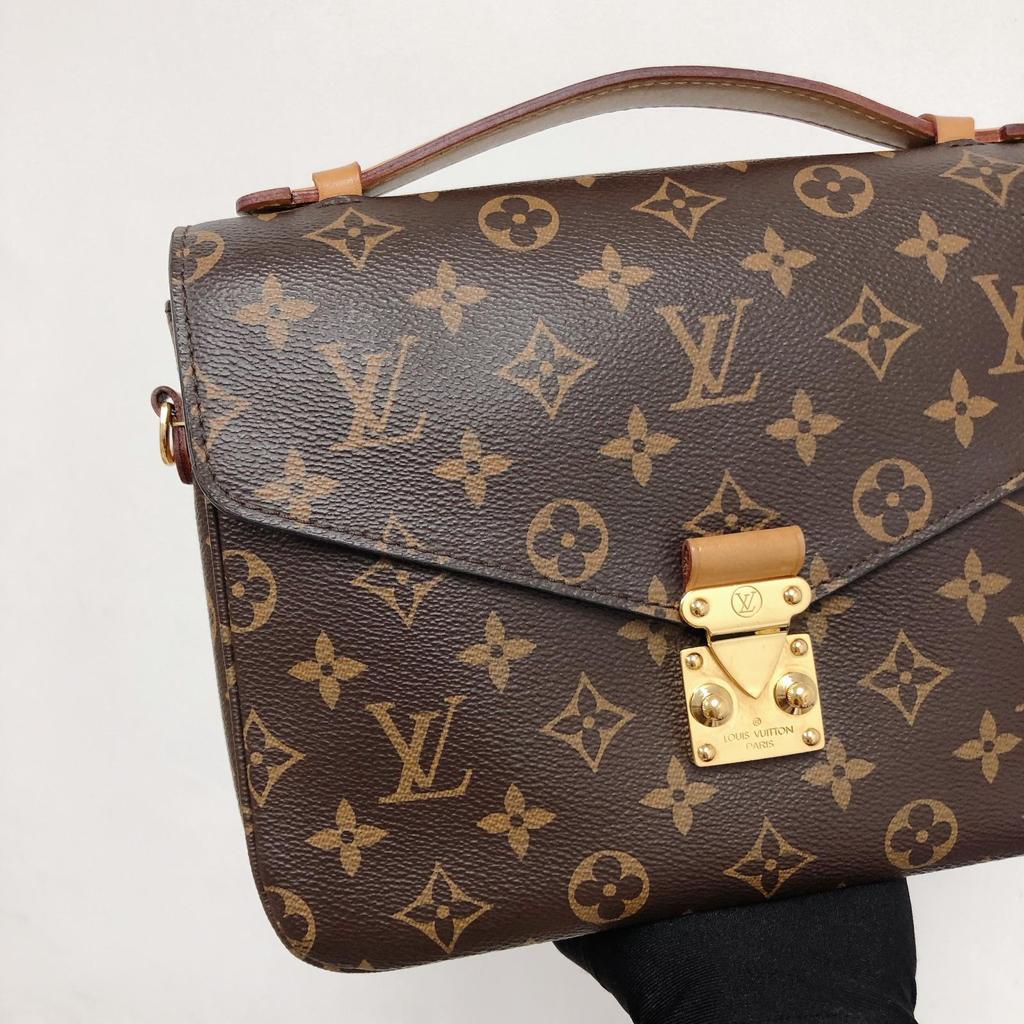 Louis-Vuitton Pochette Metis Leather Monogram