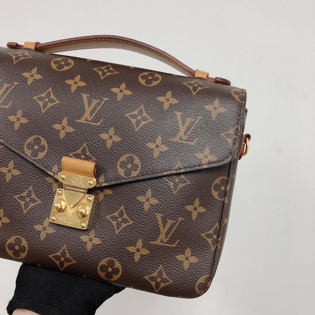 Louis-Vuitton Pochette Metis Leather Monogram