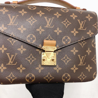 Louis-Vuitton Pochette Metis Leather Monogram
