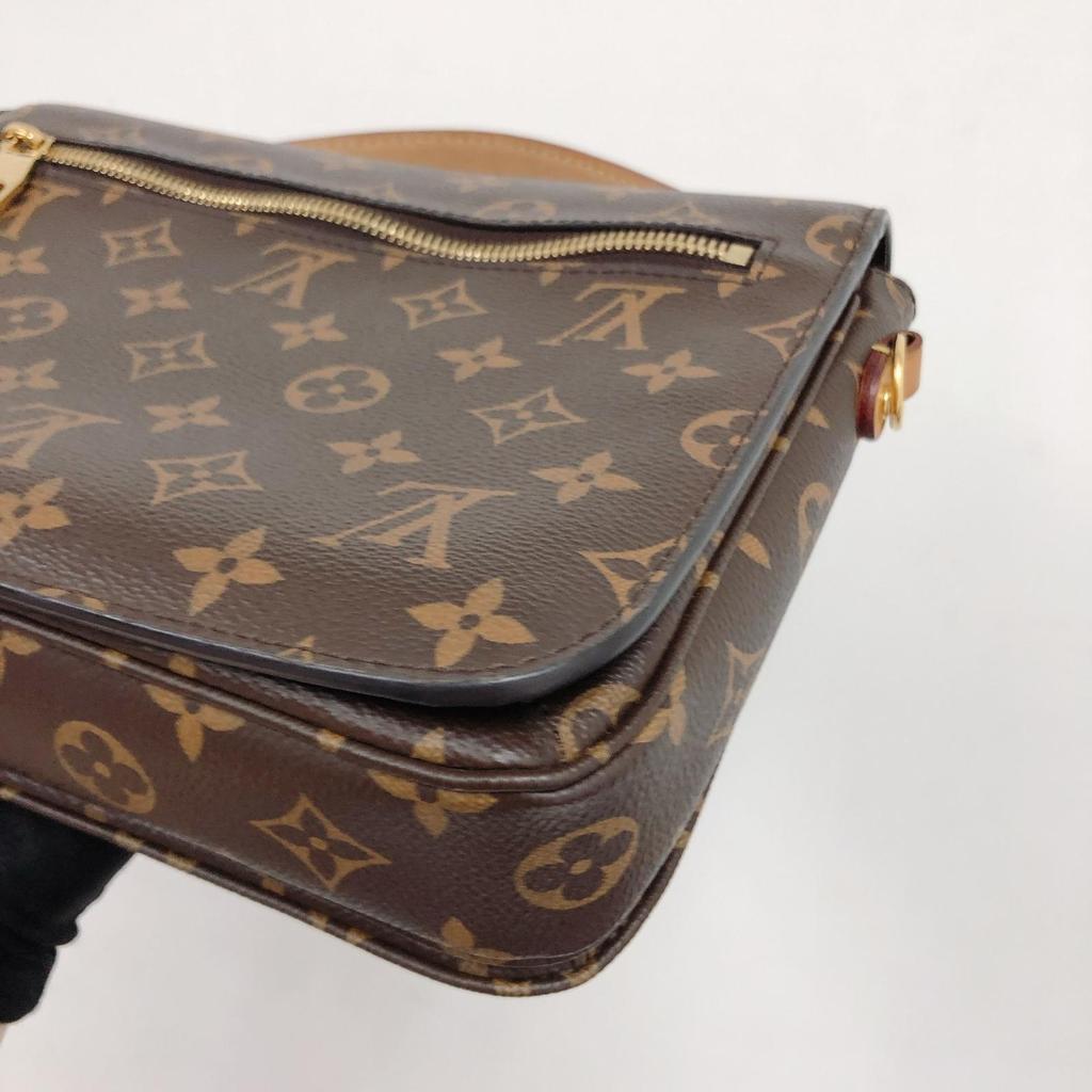 Louis-Vuitton Pochette Metis Leather Monogram