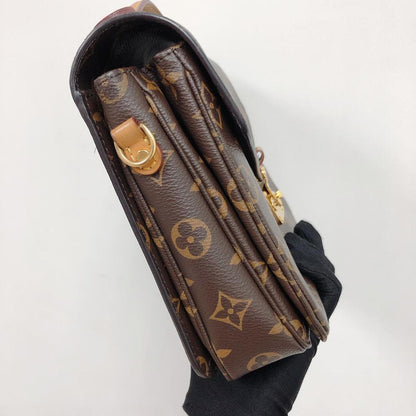 Louis-Vuitton Pochette Metis Leather Monogram