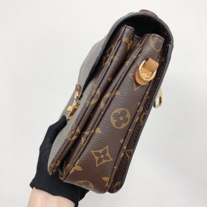 Louis-Vuitton Pochette Metis Leather Monogram