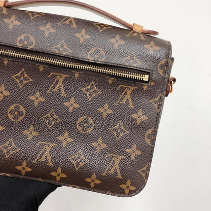 Louis-Vuitton Pochette Metis Leather Monogram