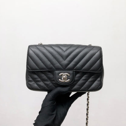 Mini Flap Bag Chevron Caviar Black