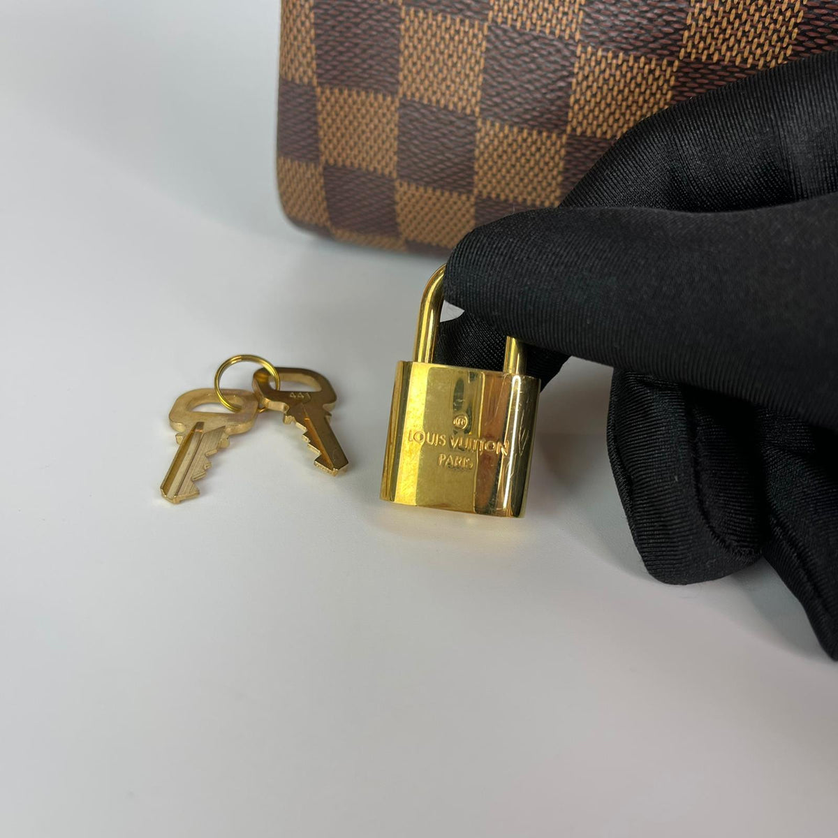 Louis-Vuitton Damier Ebene Speedy 30 Bandoulier Bag
