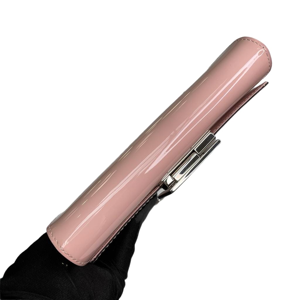 Louis-Vuitton Patent Crossbody in Pink