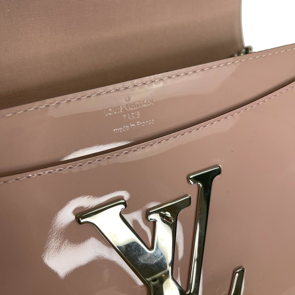 Louis-Vuitton Patent Crossbody in Pink
