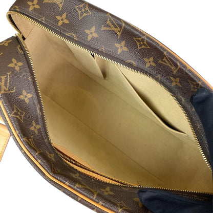Louis-Vuitton Monogram Canvas Cite GM