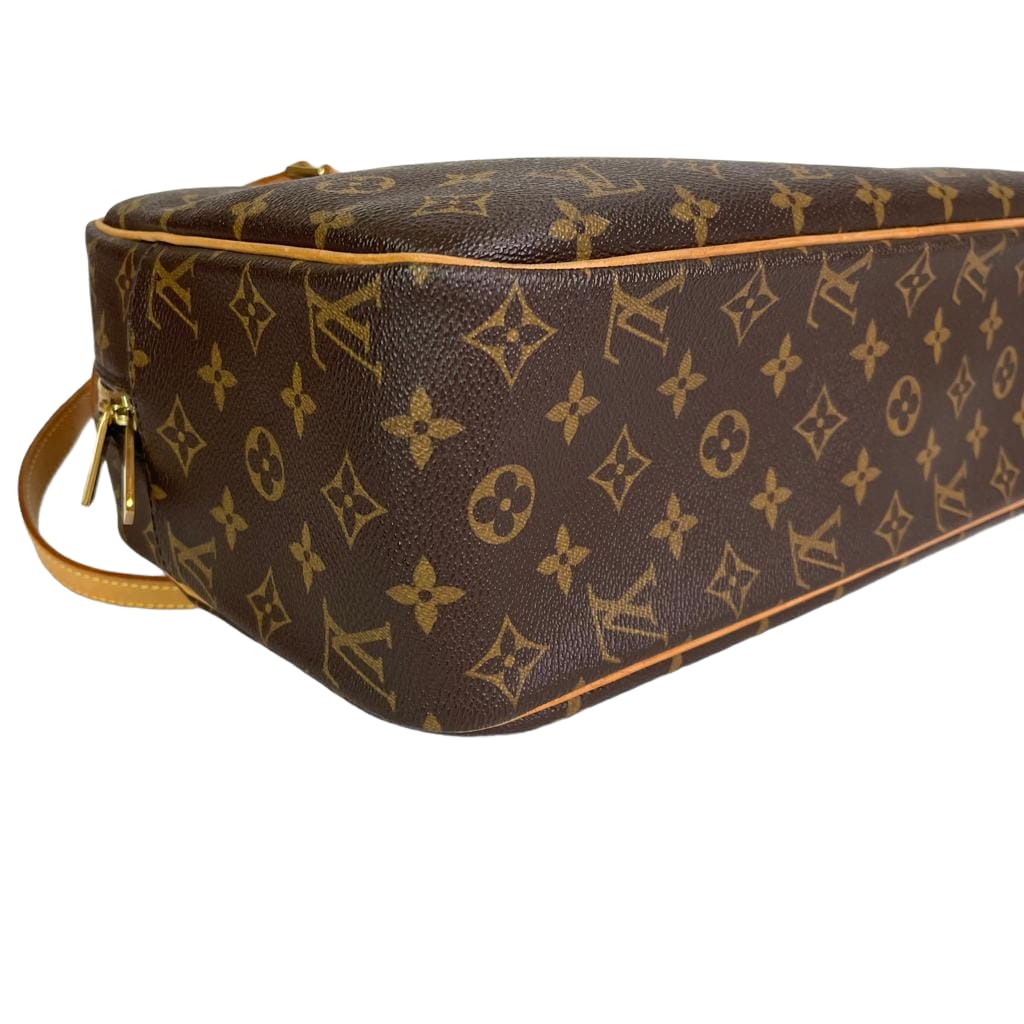 Louis-Vuitton Monogram Canvas Cite GM