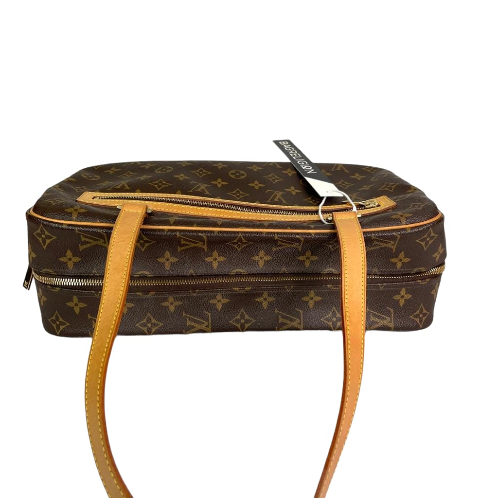 Louis-Vuitton Monogram Canvas Cite GM