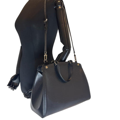 Louis-Vuitton Epi Brea MM in Black with SHW