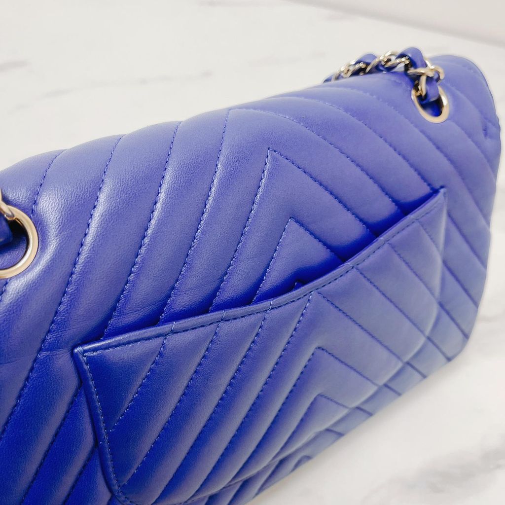 Classic Flap Medium Chevron Lambskin Blue LGHW