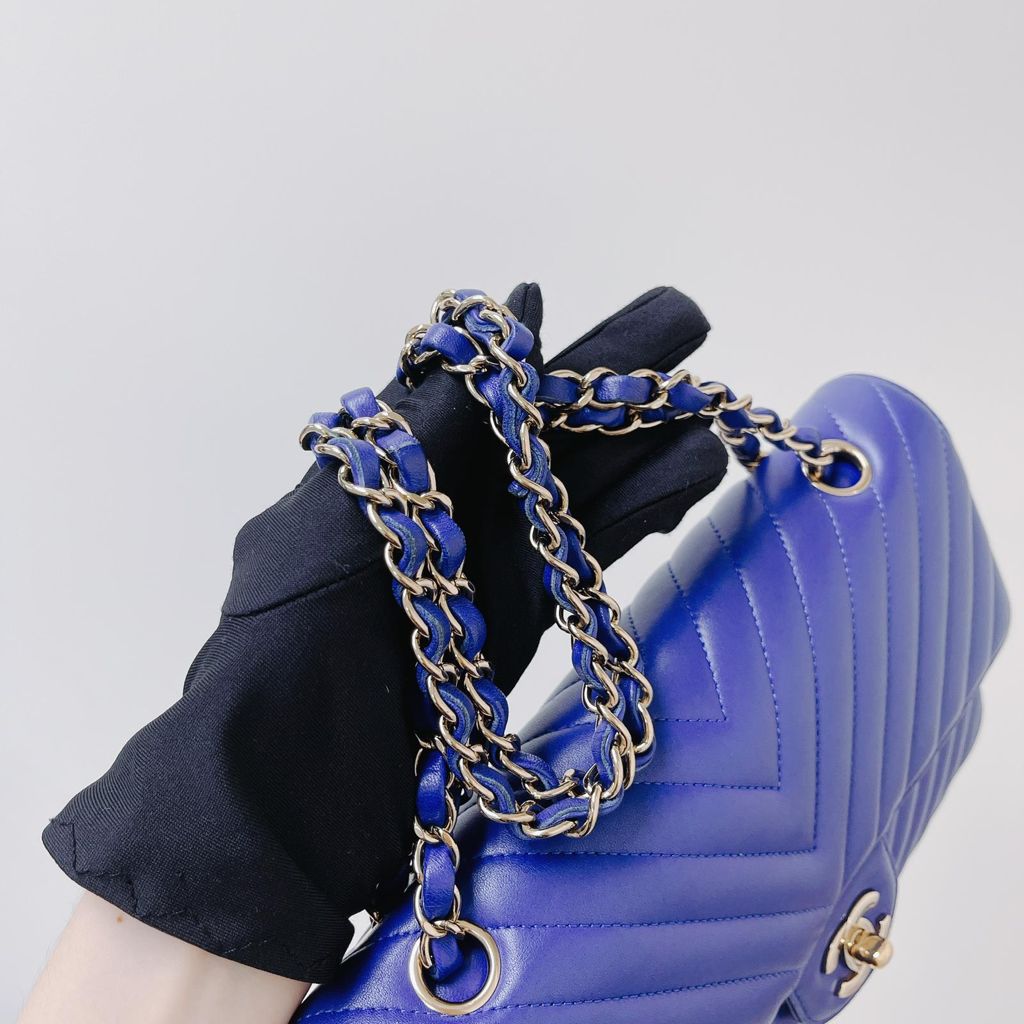 Classic Flap Medium Chevron Lambskin Blue LGHW