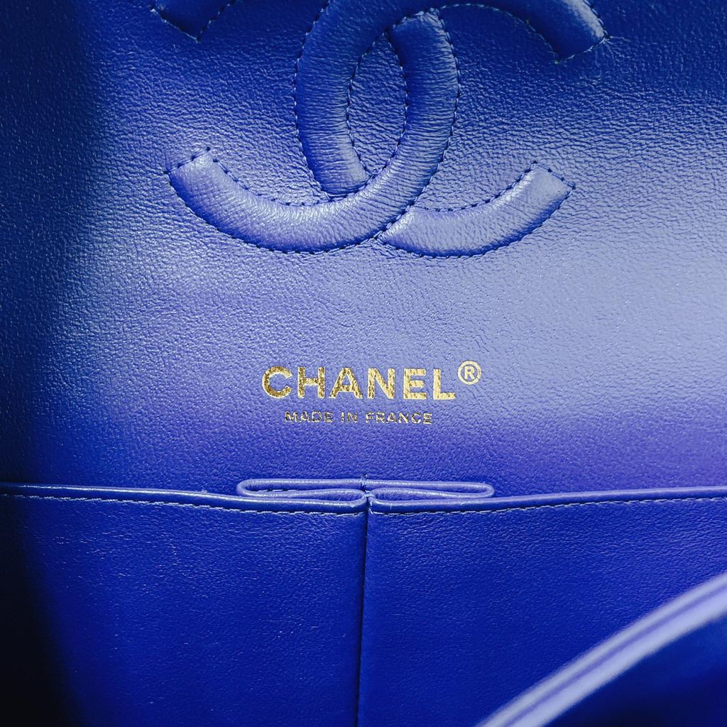 Classic Flap Medium Chevron Lambskin Blue LGHW