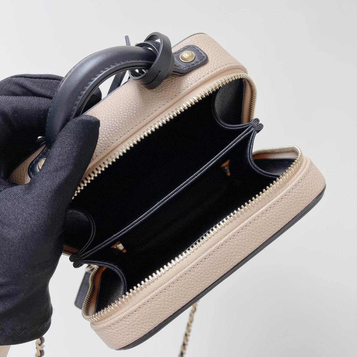 Filigree Vanity Case Caviar Small Beige/Black GHW