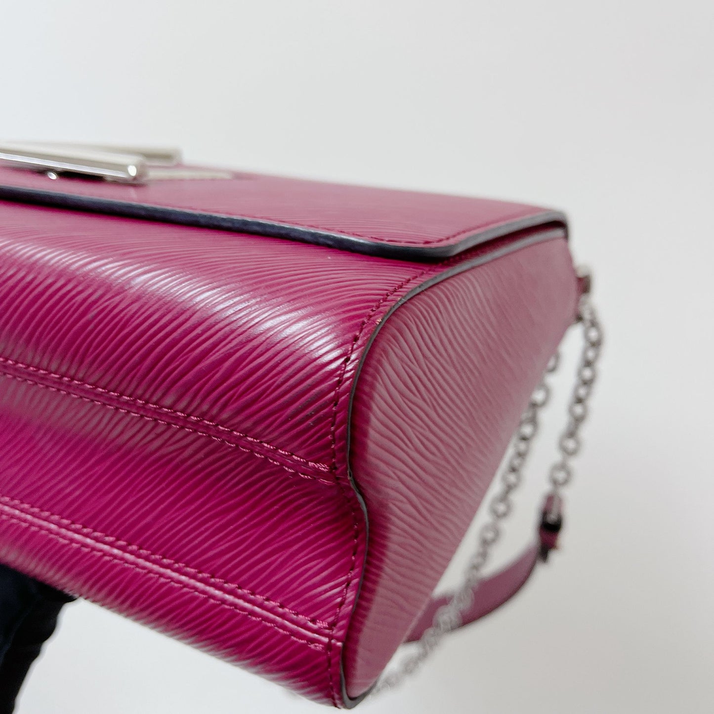 Louis-Vuitton Twist GM Epi Leather Fuchsia SHW