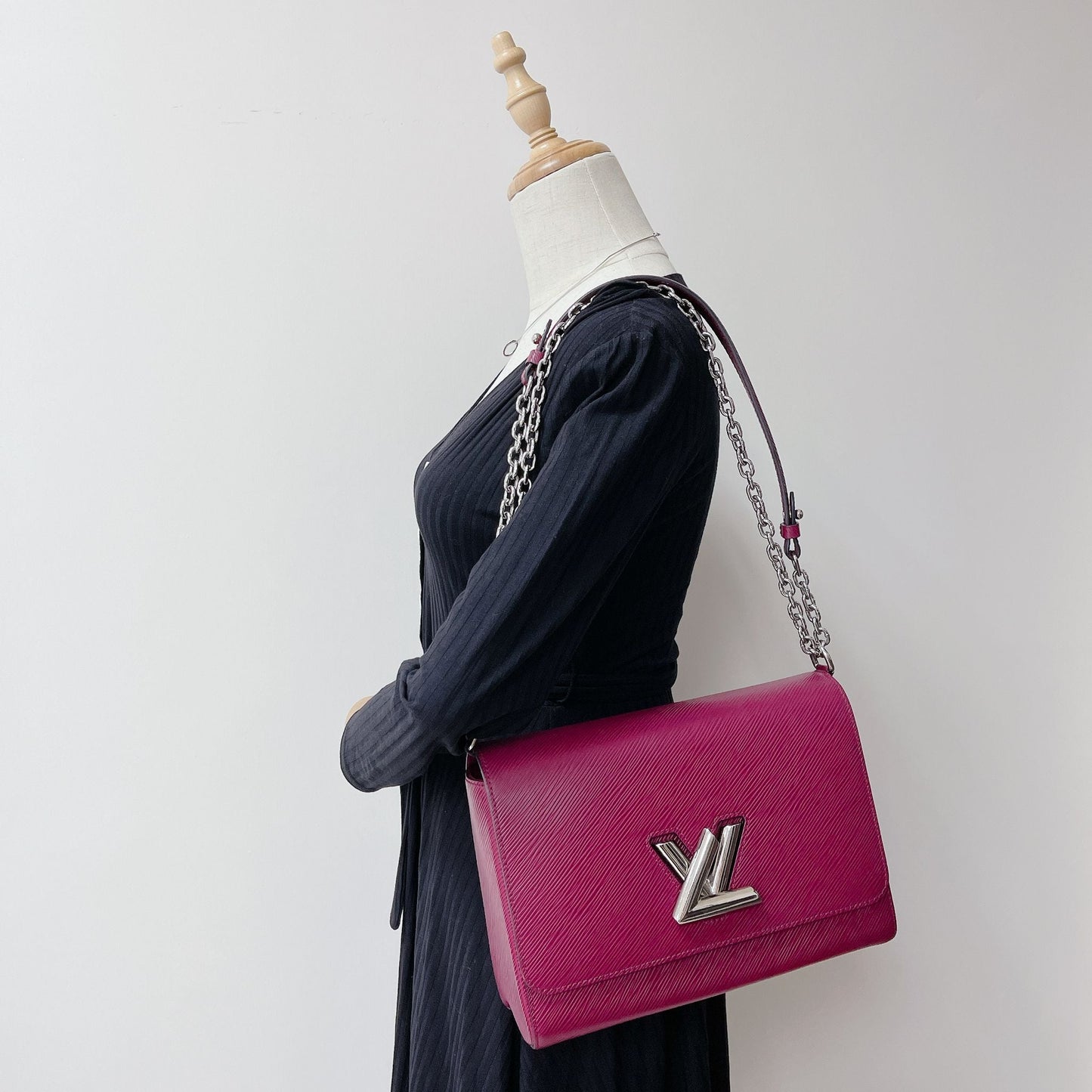 Louis-Vuitton Twist GM Epi Leather Fuchsia SHW
