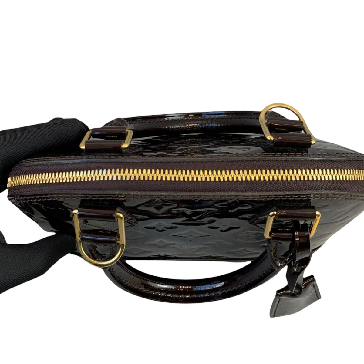 Louis-Vuitton Alma BB Vernis Leather Amarante GHW