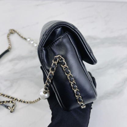 Pearl Logo Chain Small Lambskin Black GHW