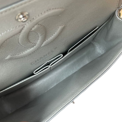 Chevron Double Flap Medium Crumpled Calfskin Silver SHW