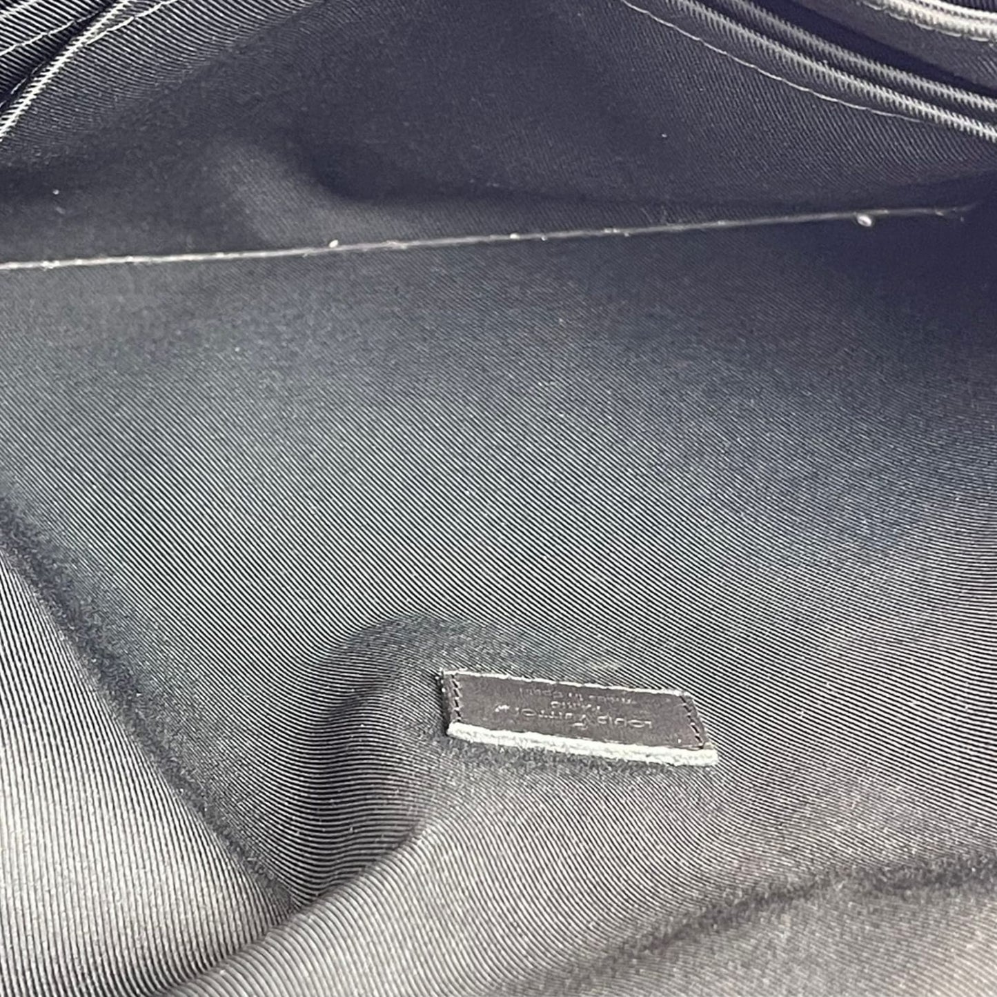 Louis-Vuitton District PM Damier Infini Black SHW
