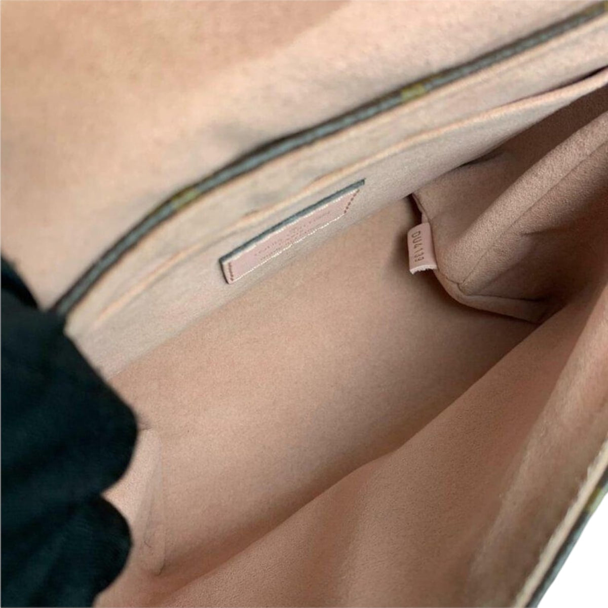 Louis-Vuitton Locky BB Rose Poudré Pink GHW
