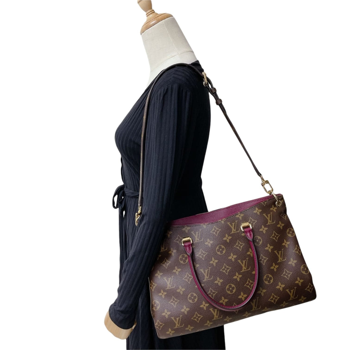 Louis-Vuitton MM Pallas Monogram Aurore GHW