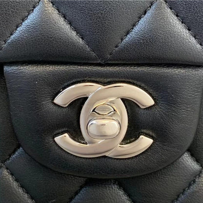 Medium Classic Double Flap Lambskin Black SHW