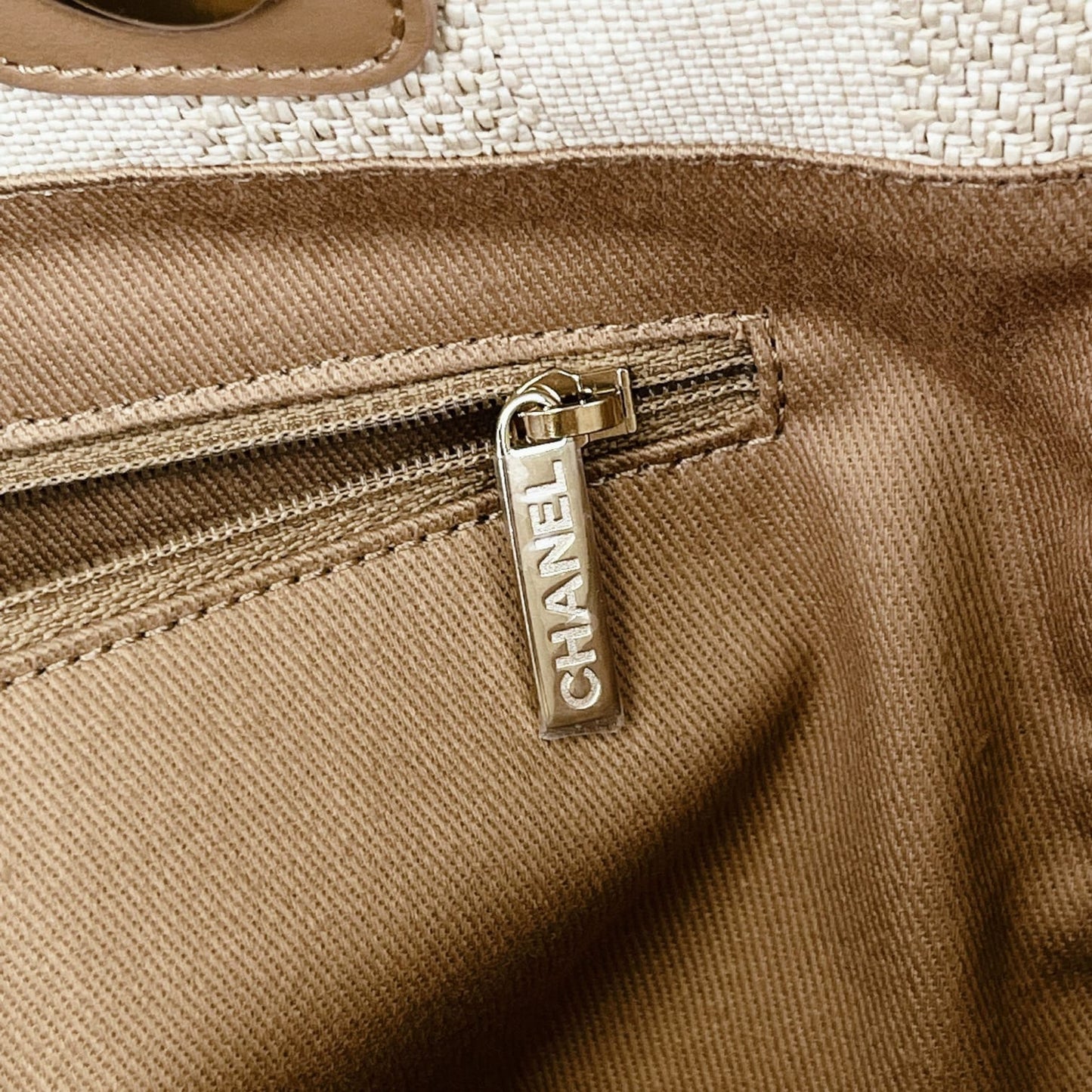 Medium Deauville Canvas Tote Beige SHW