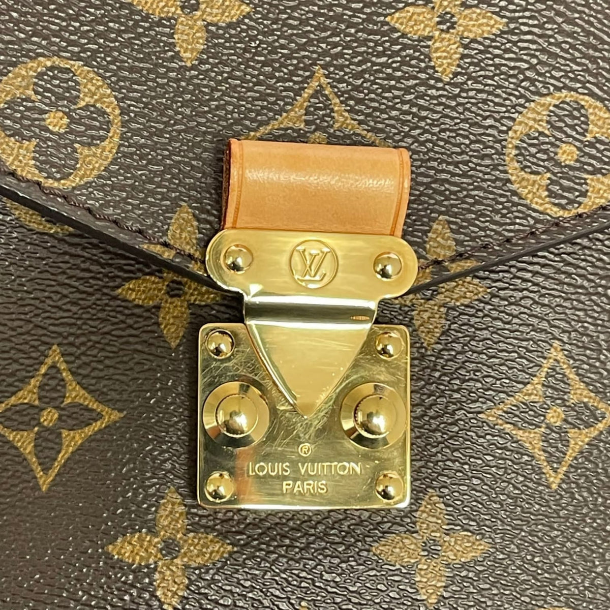 Louis-Vuitton Monogram Classic Pochette Métis GHW