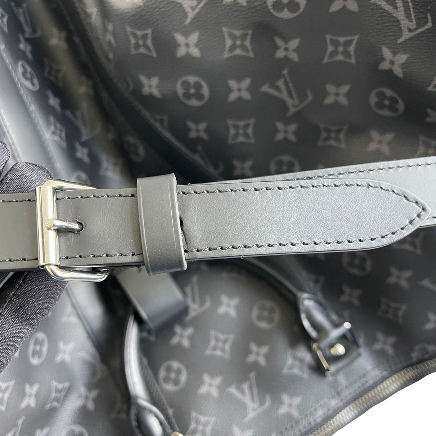 Louis-Vuitton Keepall Bandoulière 55 Monogram Eclipse SHW