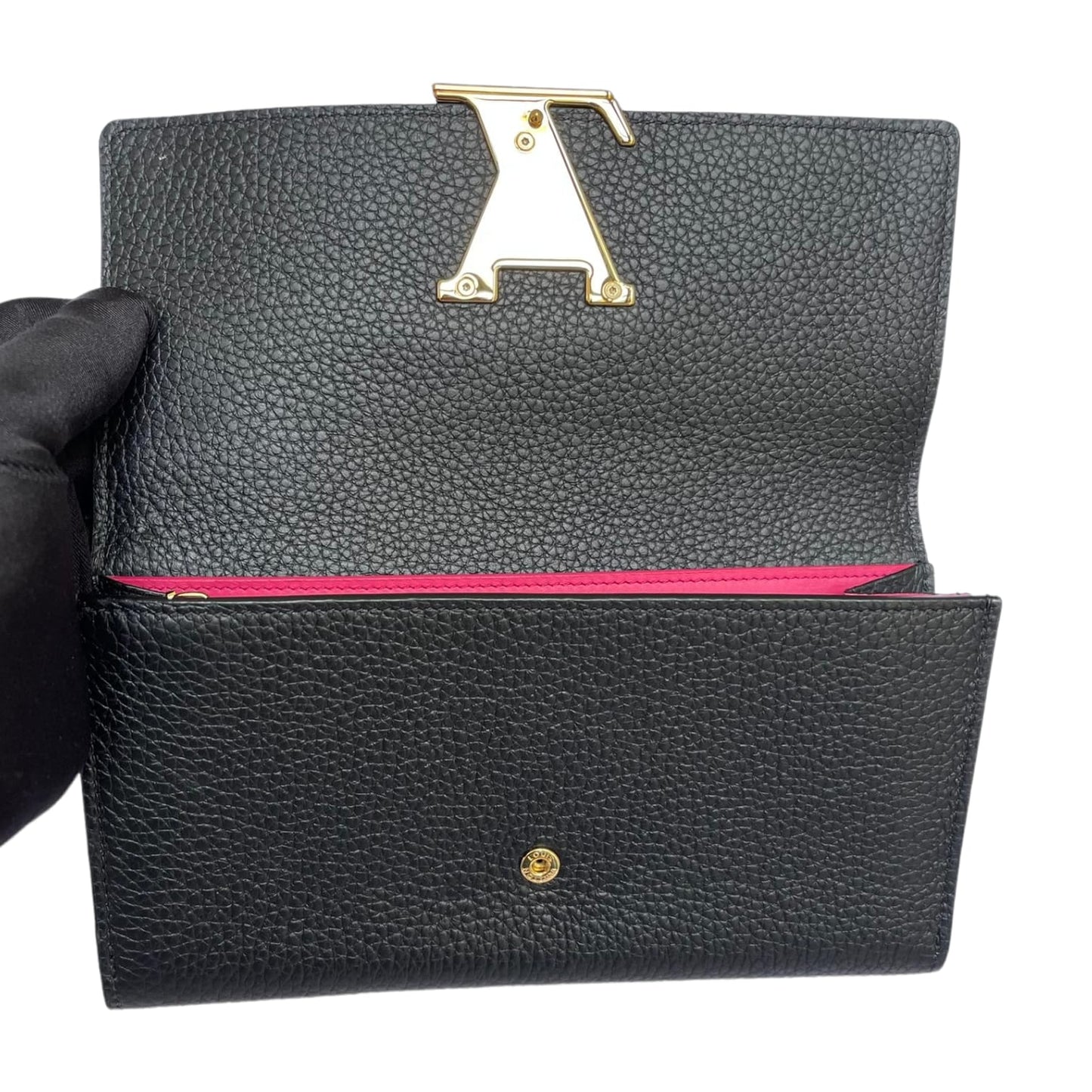 Louis-Vuitton Capucines Wallet Taurillon Black GHW