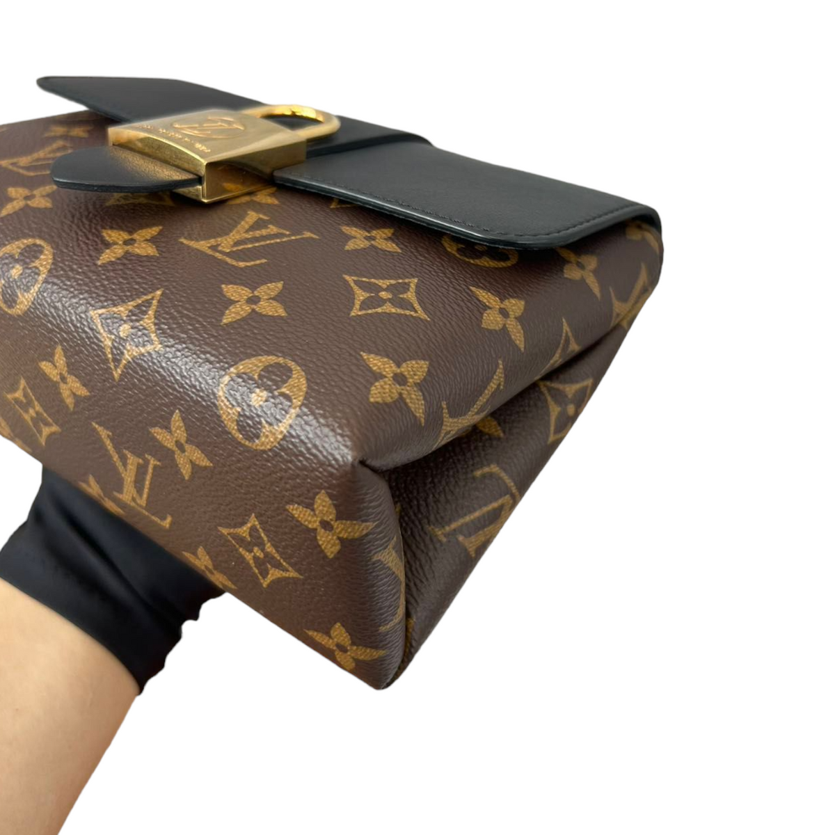 Louis-Vuitton Monogram Locky BB Black GHW