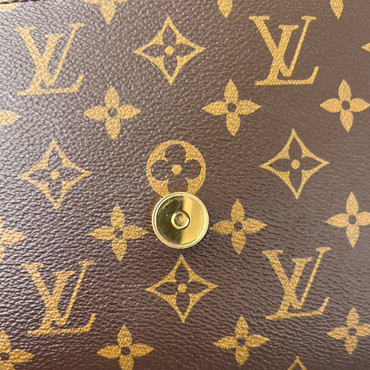 Louis-Vuitton Monogram Locky BB Black GHW