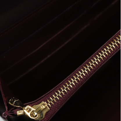 Louis-Vuitton Sarah Wallet Purple Vernis GHW