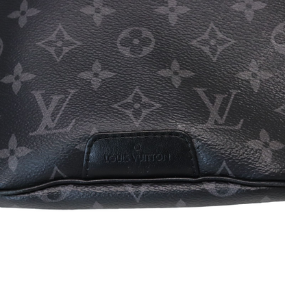 Louis-Vuitton Monogram Discovery Bum Bag