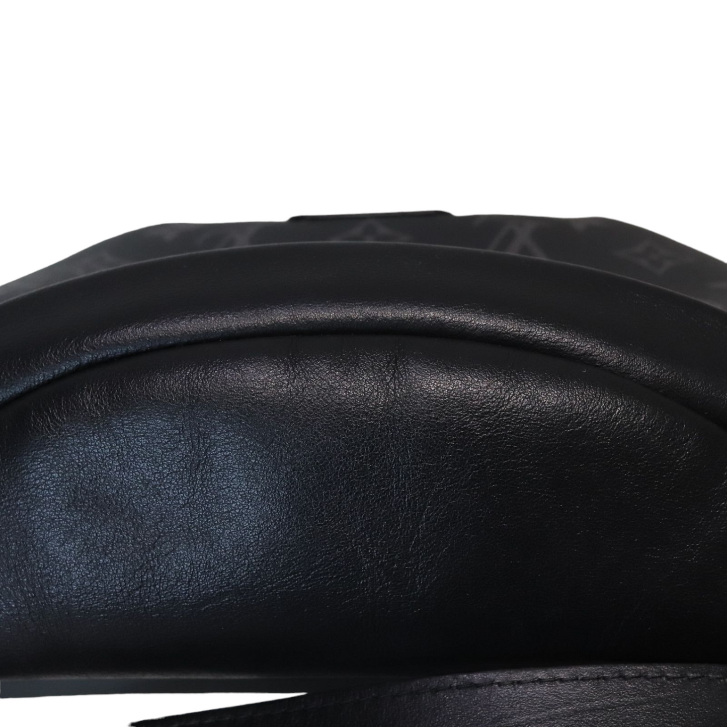 Louis-Vuitton Monogram Discovery Bum Bag