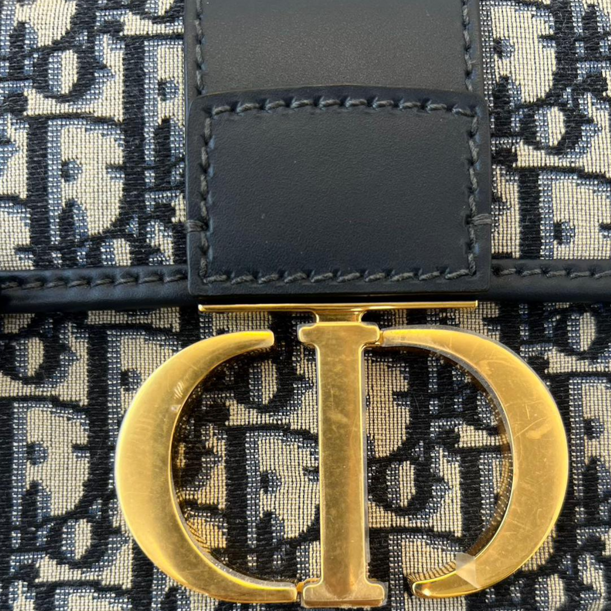 Oblique 30 Montaigne Box Bag Blue GHW