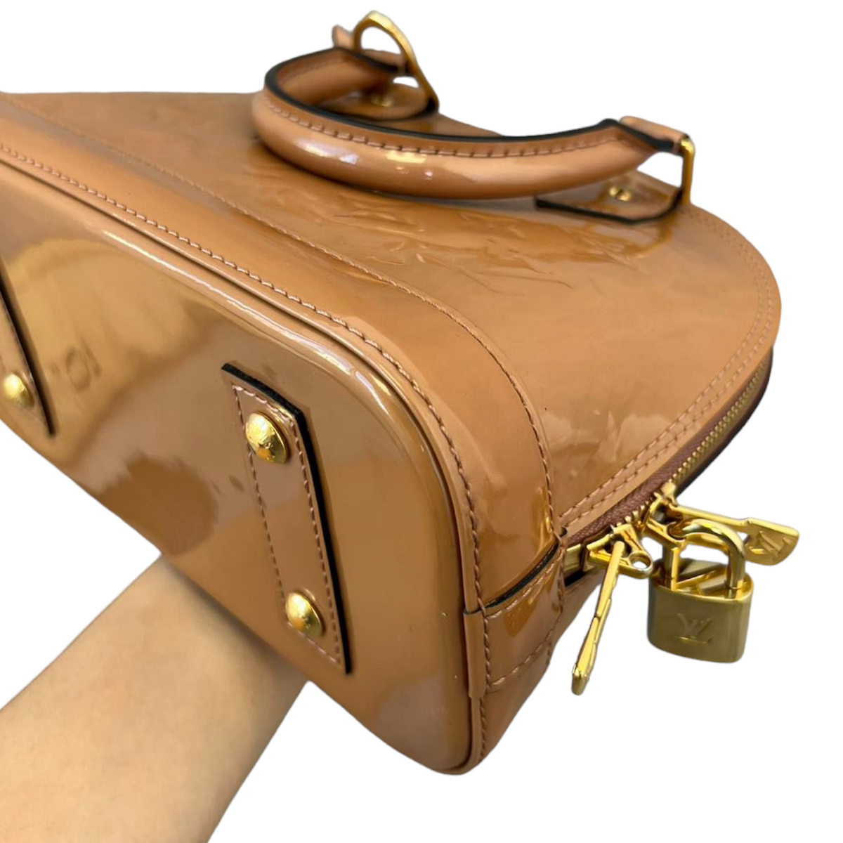 Louis-Vuitton Vernis Alma BB Brown GHW