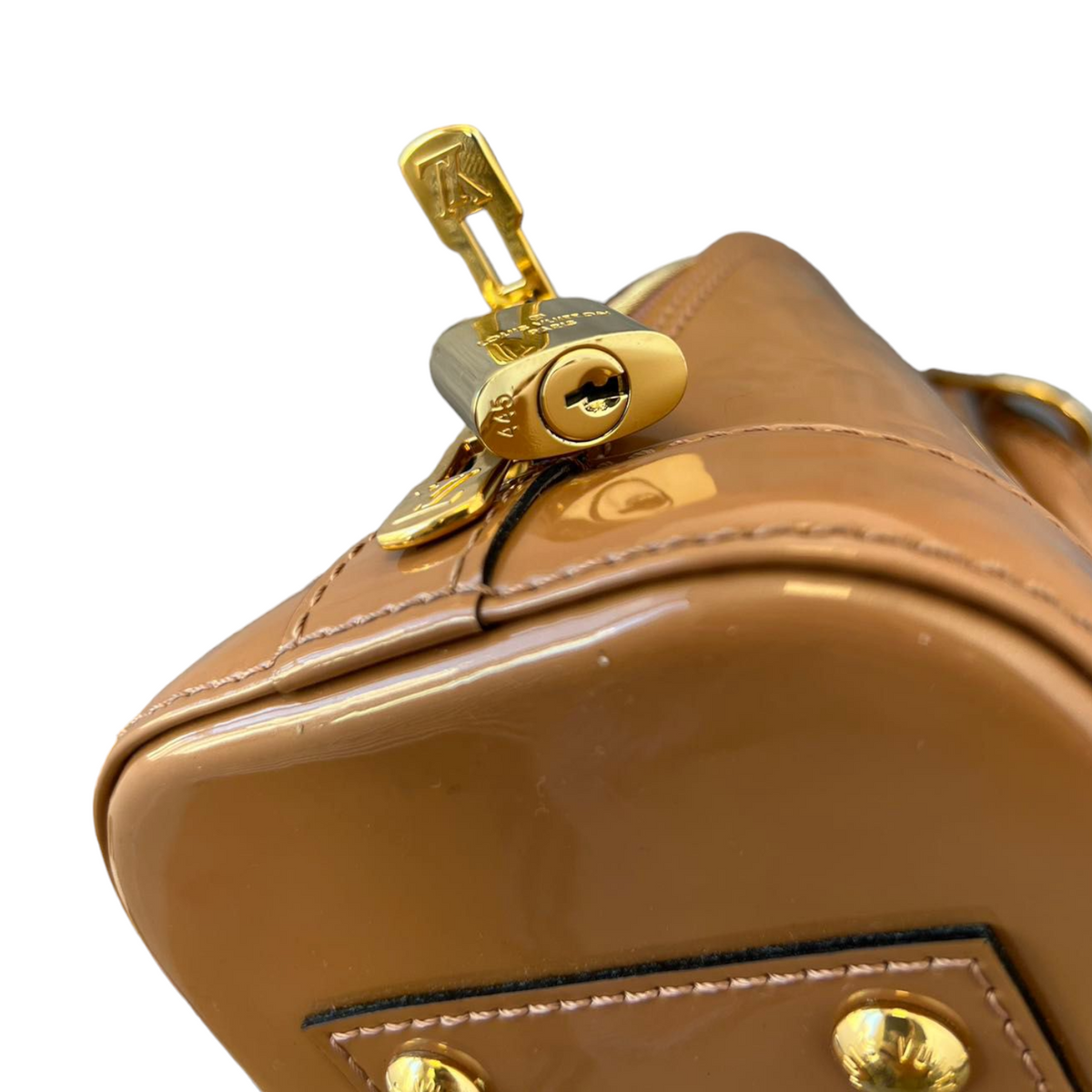 Louis-Vuitton Vernis Alma BB Brown GHW