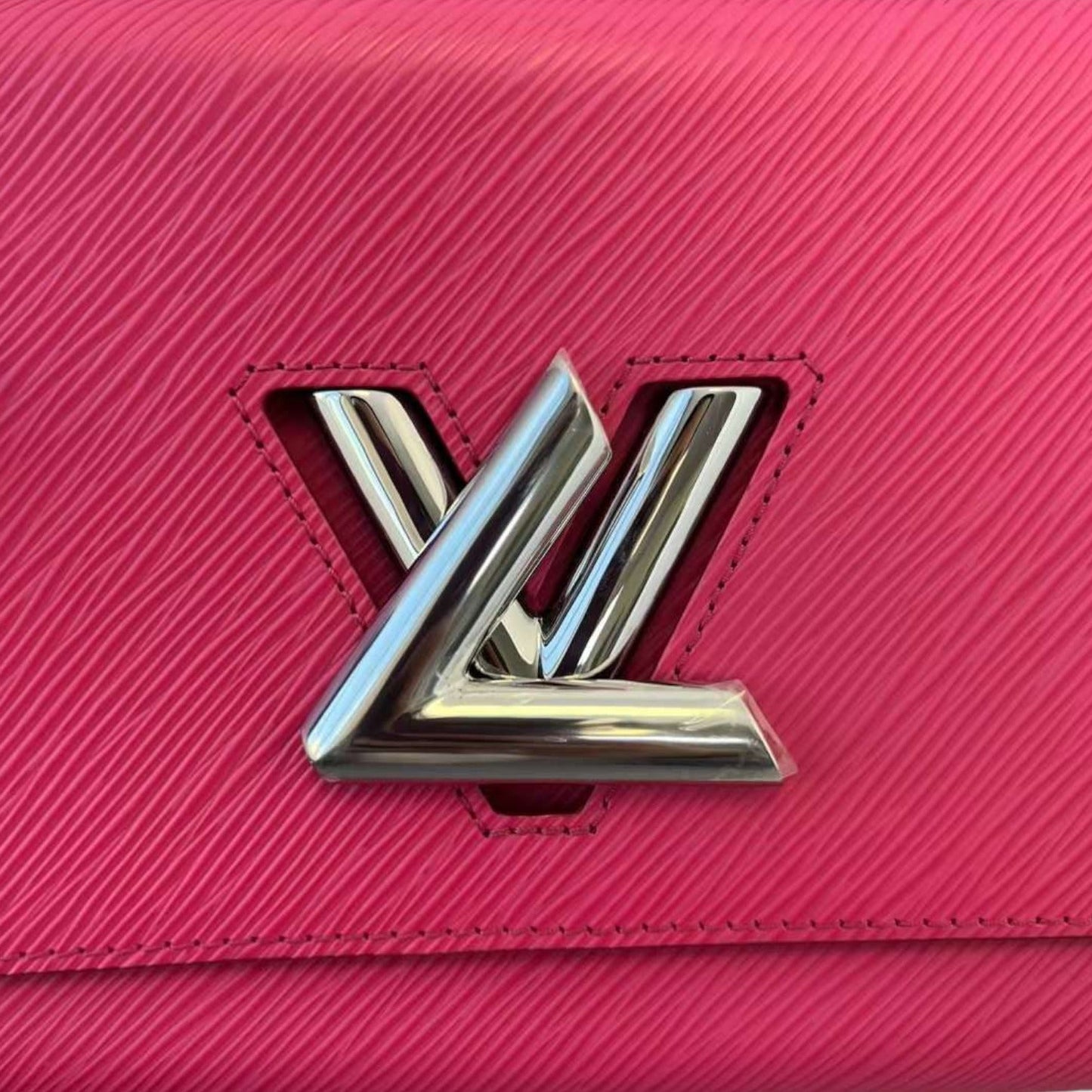 Louis-Vuitton Medium Epi Twist Shoulder Bag MM Pink SHW