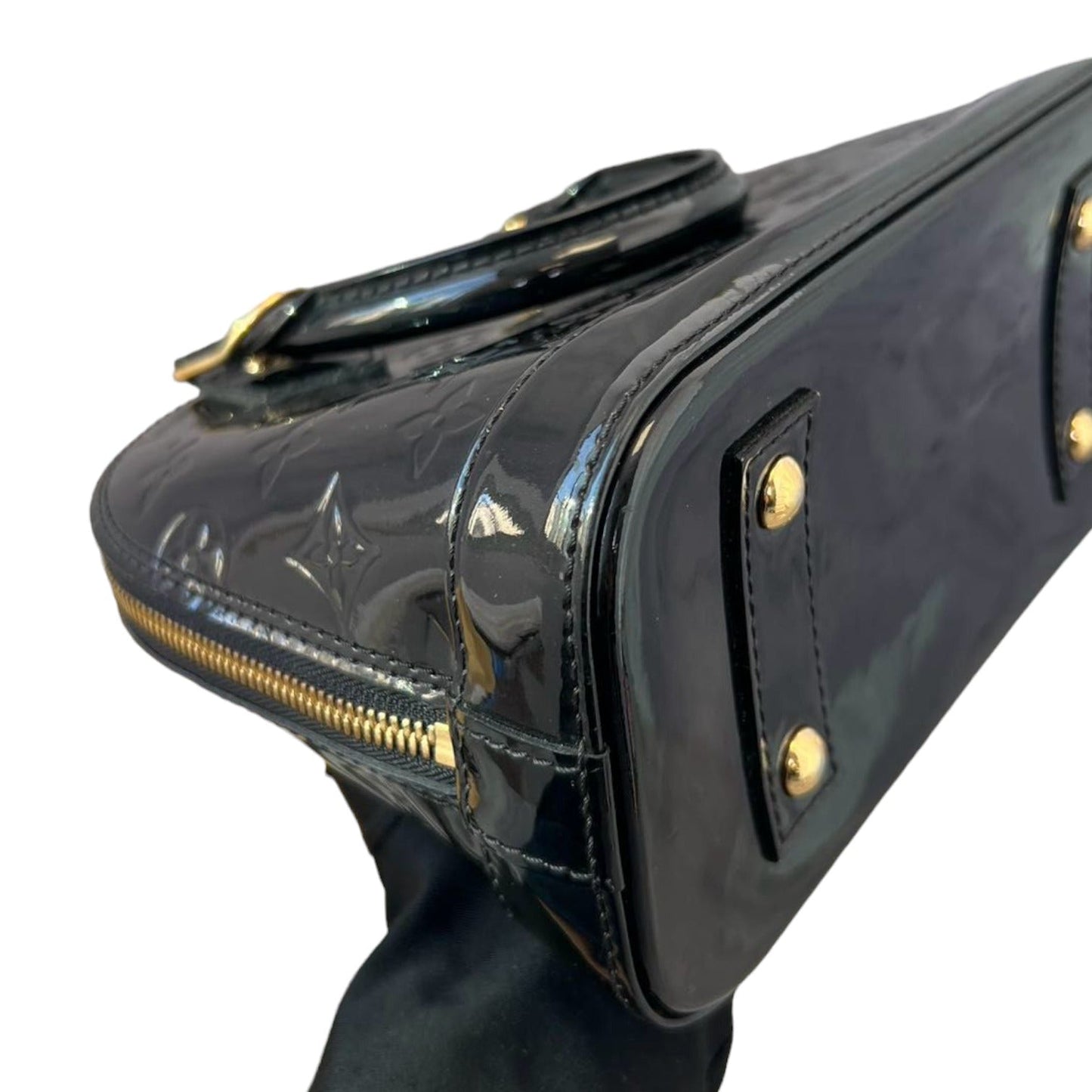 Louis-Vuitton Vernis Alma BB Patent Black GHW