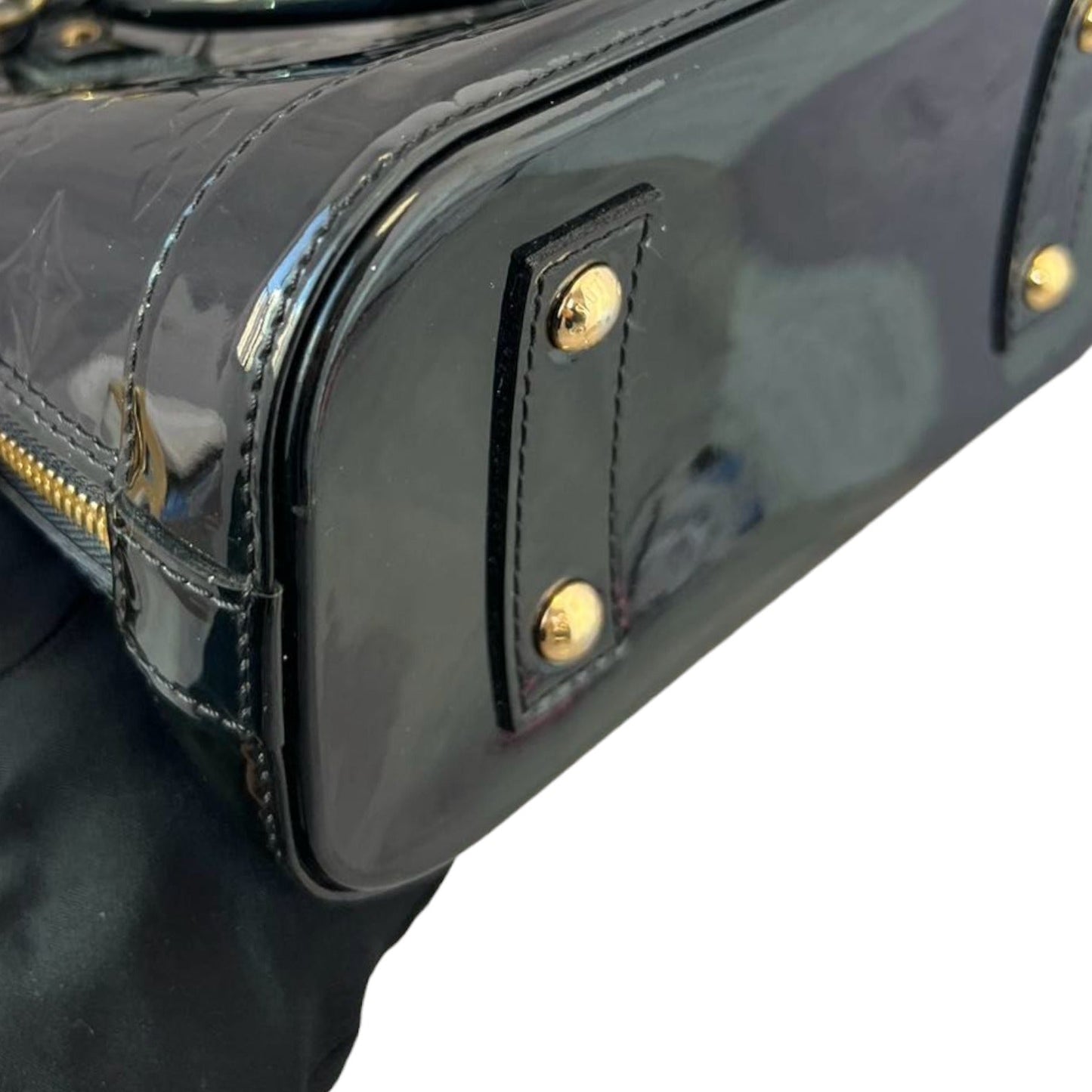 Louis-Vuitton Vernis Alma BB Patent Black GHW