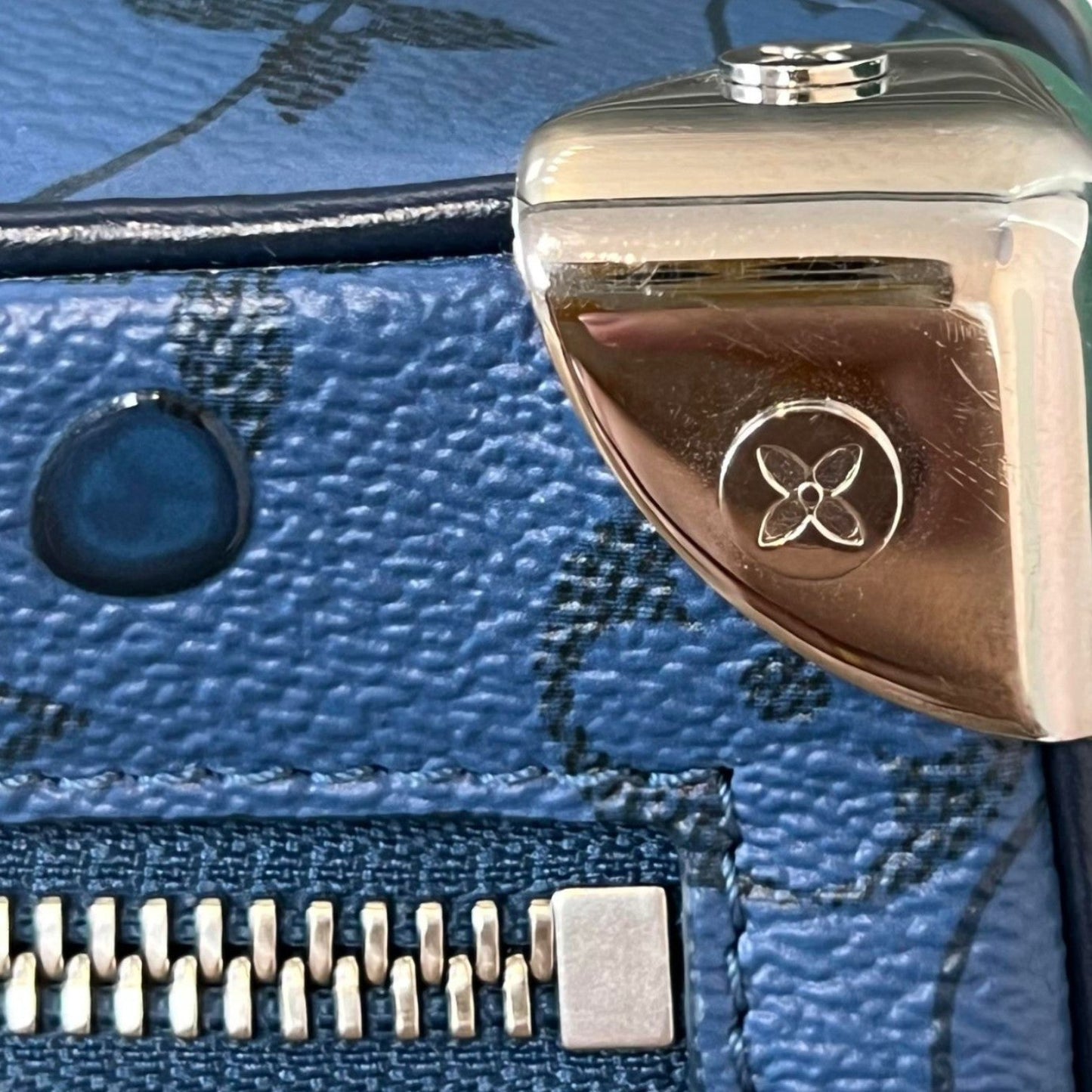 Louis-Vuitton Soft Trunk Mini Cowhide Monogram Denim Blue SHW