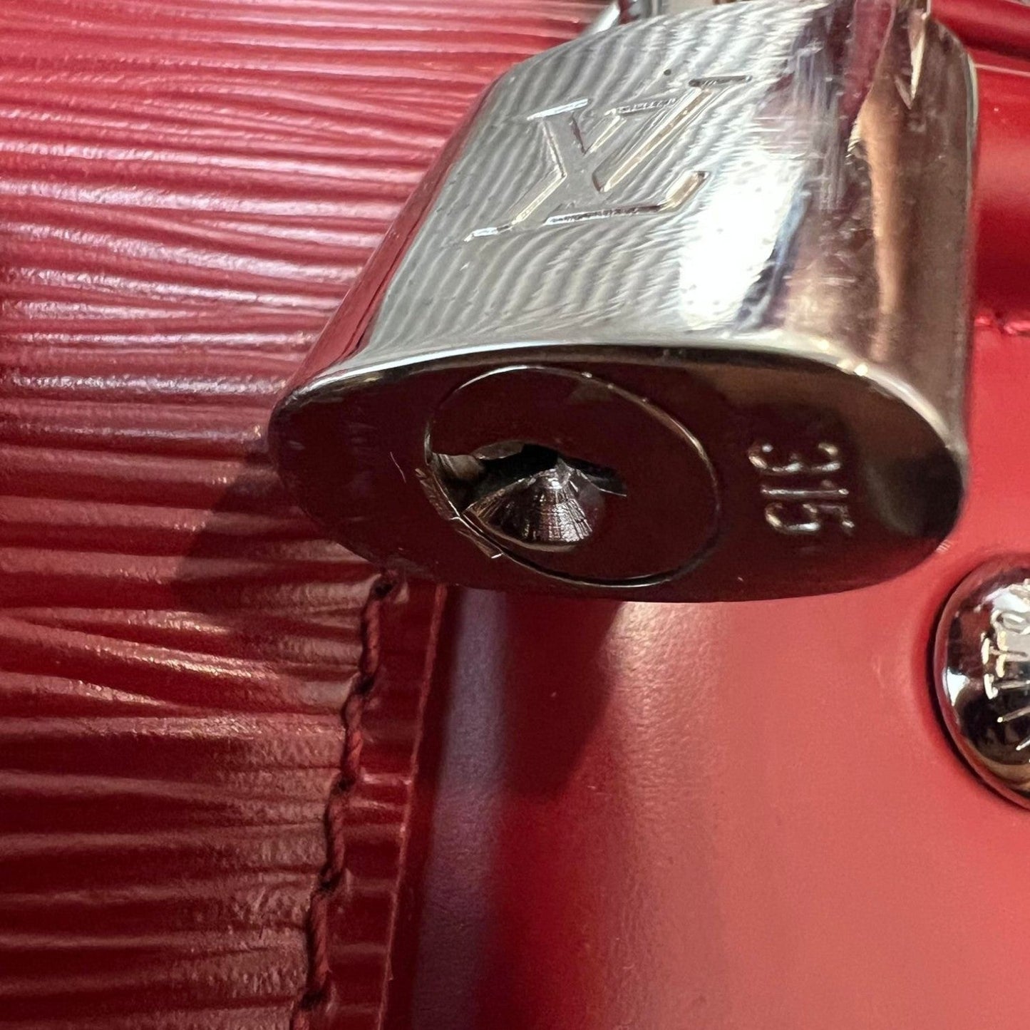 Louis-Vuitton Bowling Montaigne GM Epi Red SHW