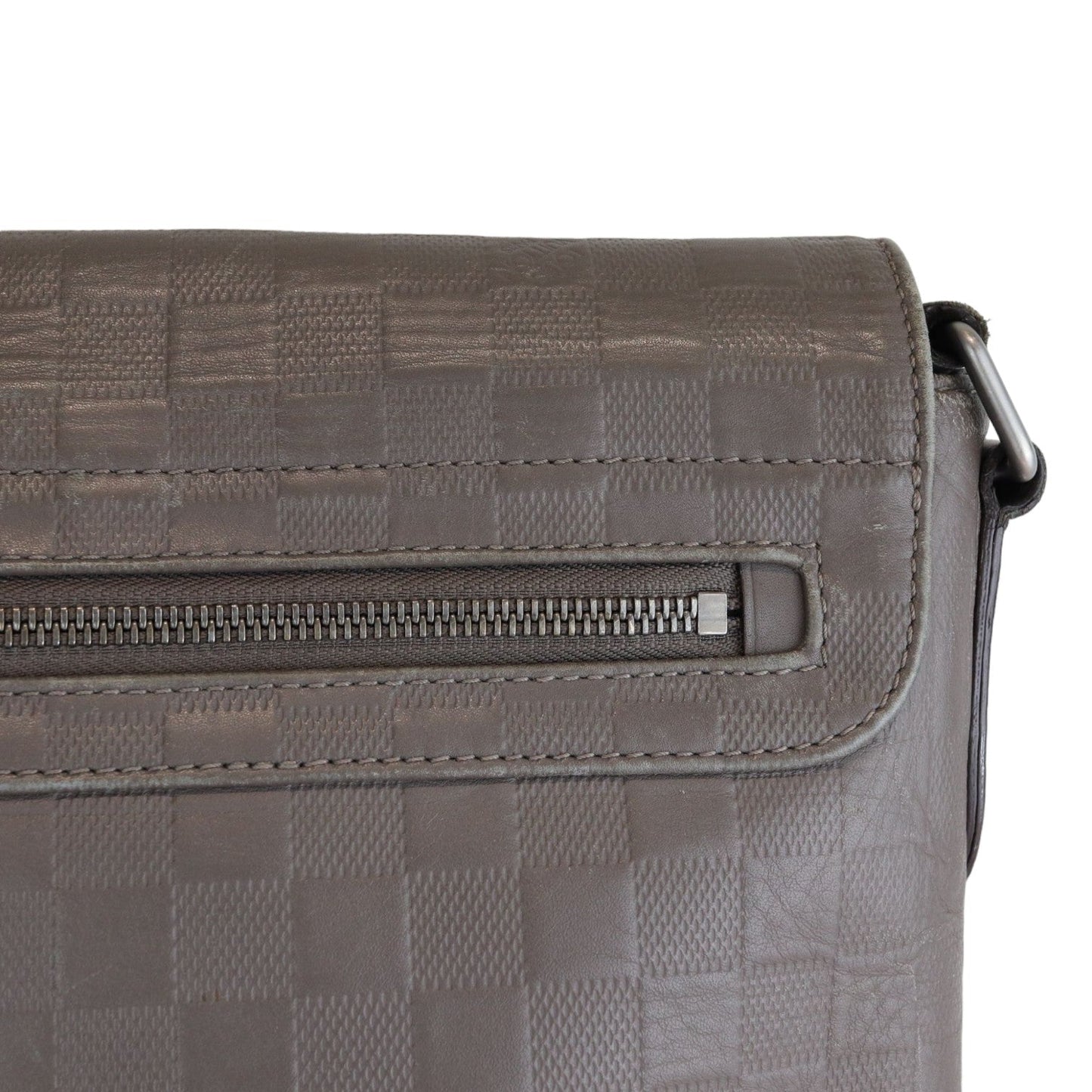 Louis-Vuitton District MM Damier Infini Grey SHW