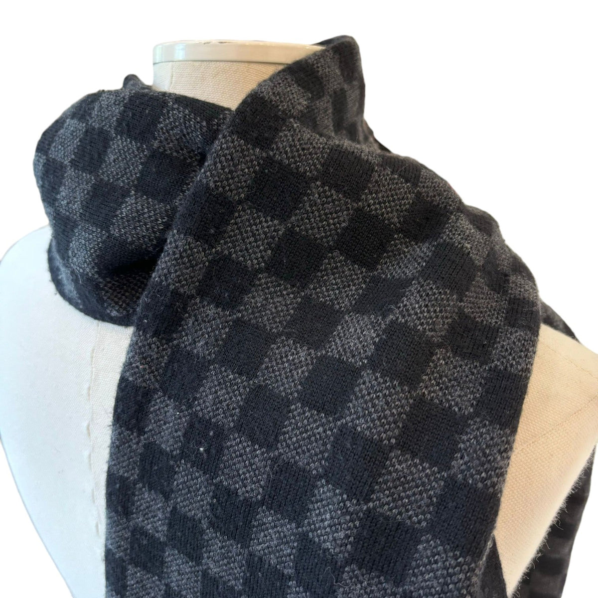 Louis-Vuitton Graphite Scarf Wool Damier Black