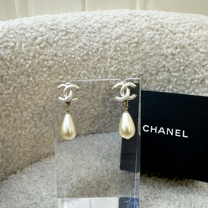 Chanel CC Logo Dangling Earrings with Teardrop Pearls in LGHW