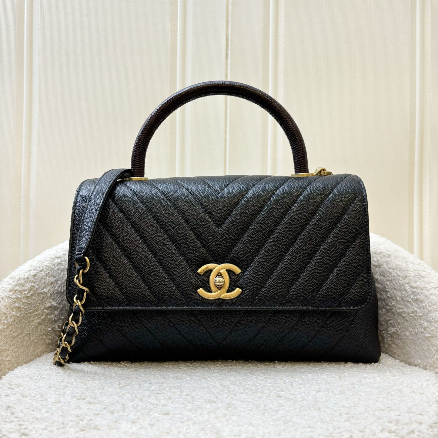 Chanel Medium 29cm Coco Handle Flap with Burgundy Lizard-Embossed Calfskin Handle in Chevron Quilted Black Caviar and GHW